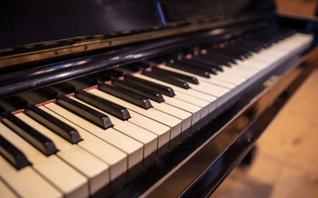 Pianoflytting Moss